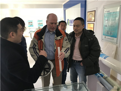 中科院理化研究所李畢忠博士、西門子公司過程工業(yè)部水處理專家William  Cunningham先生、王克軍先生及安陽市開發(fā)區(qū)科技局領(lǐng)導(dǎo)一行到我公司參觀交流
